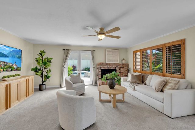 821 Inspiration Ln, Escondido, CA 92025