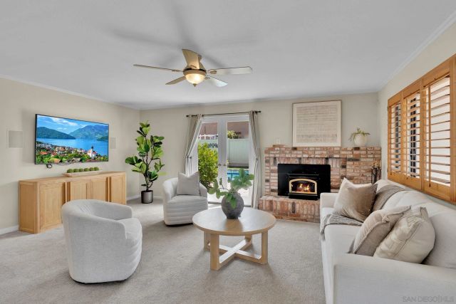 821 Inspiration Ln, Escondido, CA 92025