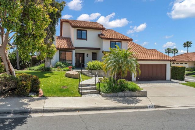 821 Inspiration Ln, Escondido, CA 92025