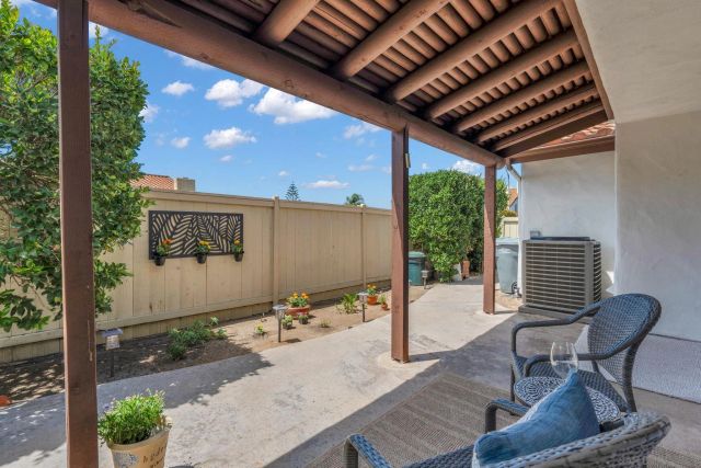 821 Inspiration Ln, Escondido, CA 92025