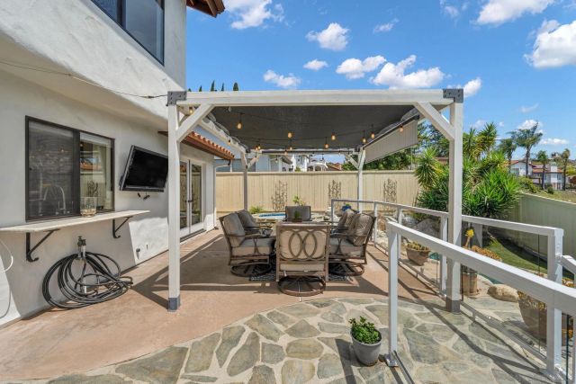 821 Inspiration Ln, Escondido, CA 92025