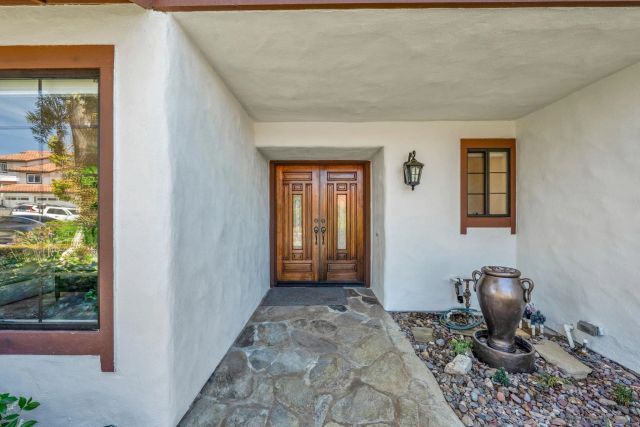 821 Inspiration Ln, Escondido, CA 92025