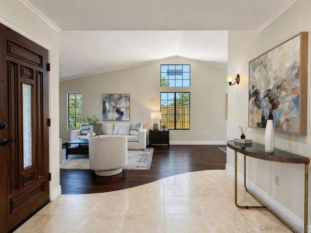 821 Inspiration Ln, Escondido, CA 92025