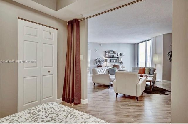 140 S Dixie Hwy 406, Hollywood, FL 33020