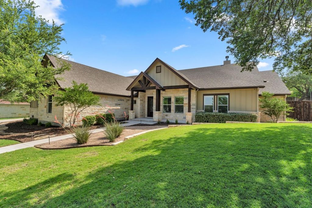 307 Shady Grove PKWY, Burnet, TX 78611