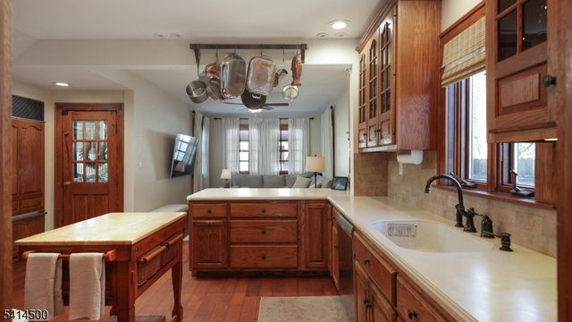 660 Glen Ave, Westfield Town, NJ 07090