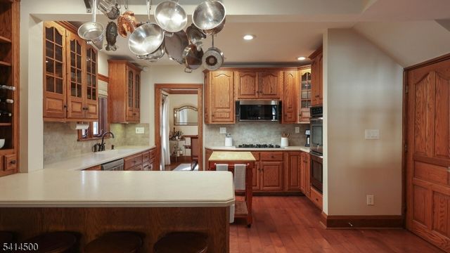 660 Glen Ave, Westfield Town, NJ 07090