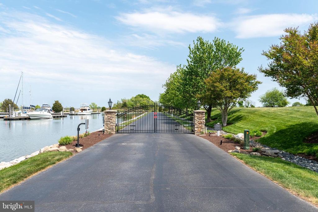 Image 2 of property listing at 430 NARROWS POINTE DR, Grasonville, MD 21638