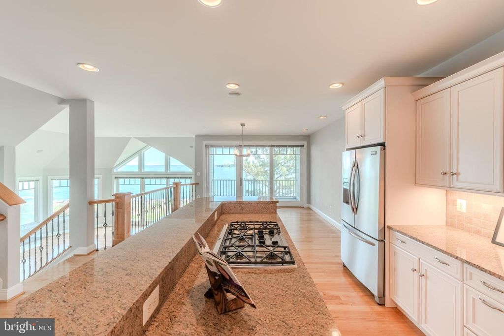 Image 21 of property listing at 430 NARROWS POINTE DR, Grasonville, MD 21638