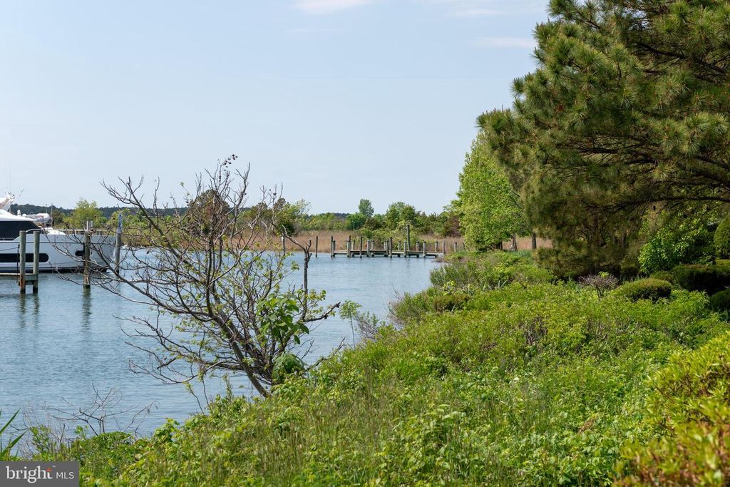Image 78 of property listing at 430 NARROWS POINTE DR, Grasonville, MD 21638