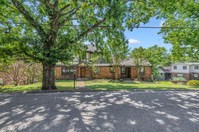 520 32nd Ave, S, Nashville, TN 37212