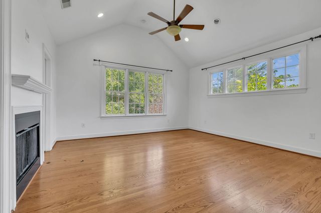 520 32nd Ave, S, Nashville, TN 37212