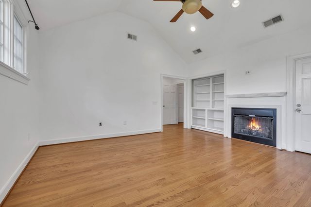 520 32nd Ave, S, Nashville, TN 37212