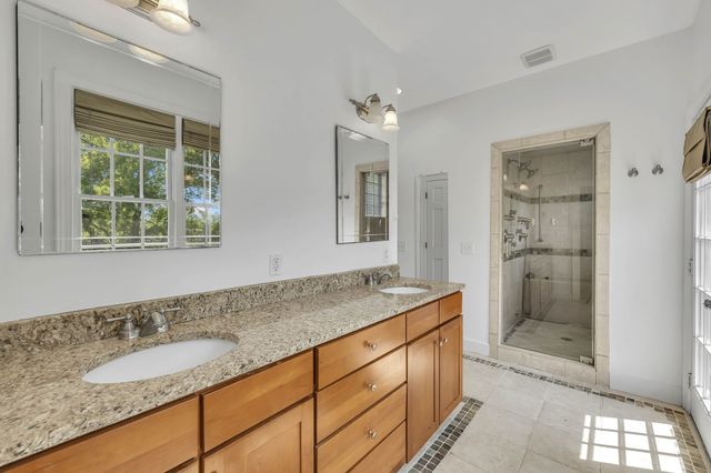 520 32nd Ave, S, Nashville, TN 37212