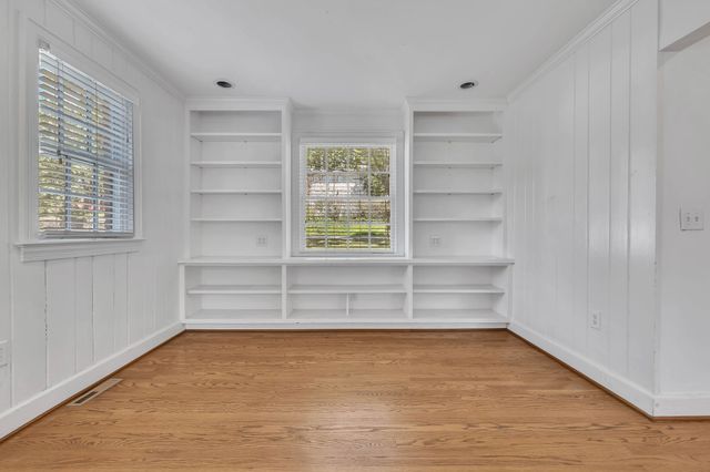 520 32nd Ave, S, Nashville, TN 37212