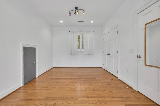 520 32nd Ave, S, Nashville, TN 37212