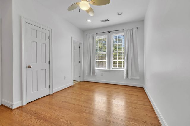 520 32nd Ave, S, Nashville, TN 37212