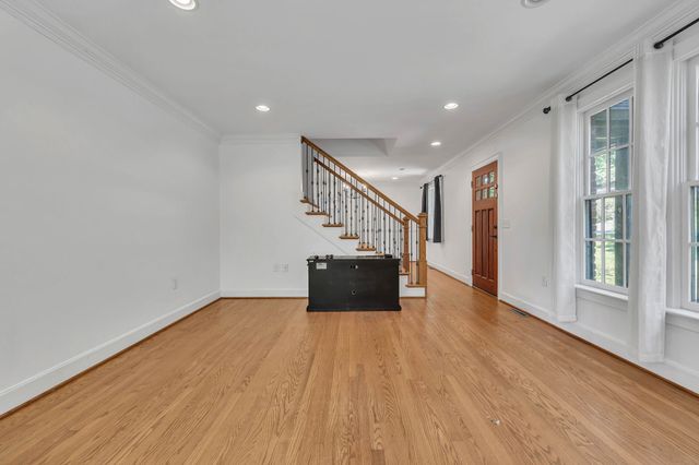 520 32nd Ave, S, Nashville, TN 37212