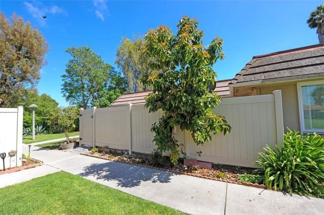 23526 Los Adornos, Aliso Viejo, CA 92656