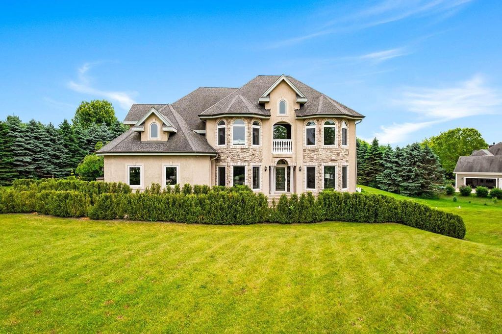 1626 Fox Hollow LANE, Cedarburg, WI 53012