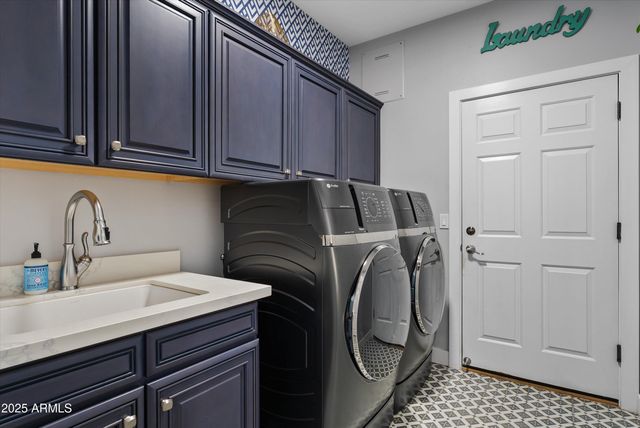 3314 W HERE TO THERE Drive, Phoenix, AZ 85086