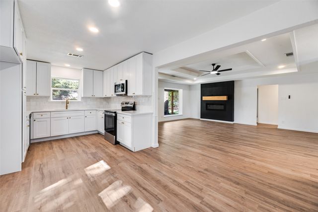 3500 Raynorwood Court, Arlington, TX 76015