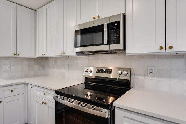 3500 Raynorwood Court, Arlington, TX 76015