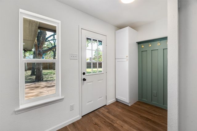 3500 Raynorwood Court, Arlington, TX 76015
