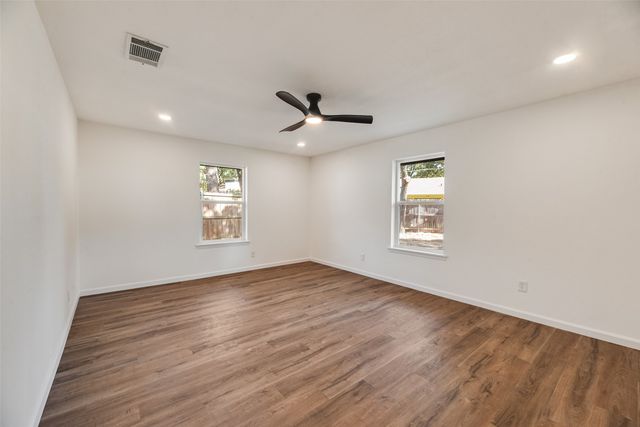 3500 Raynorwood Court, Arlington, TX 76015
