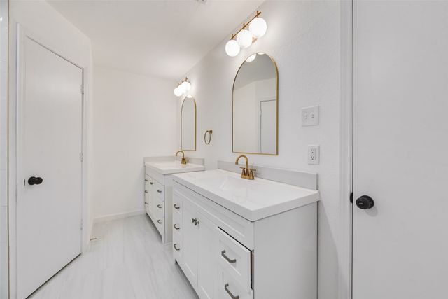 3500 Raynorwood Court, Arlington, TX 76015