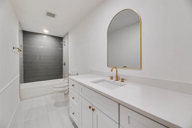 3500 Raynorwood Court, Arlington, TX 76015