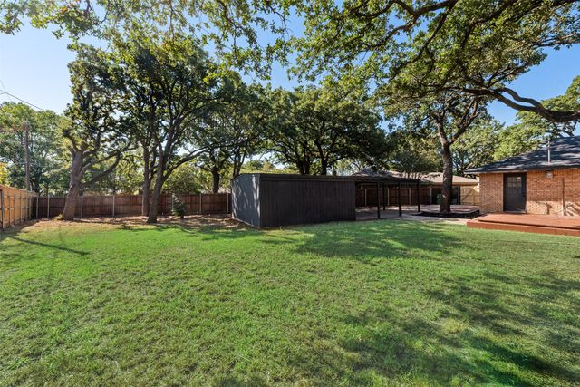3500 Raynorwood Court, Arlington, TX 76015