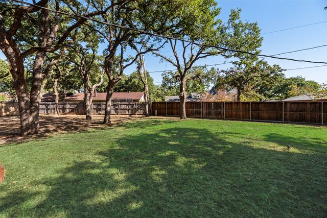 3500 Raynorwood Court, Arlington, TX 76015