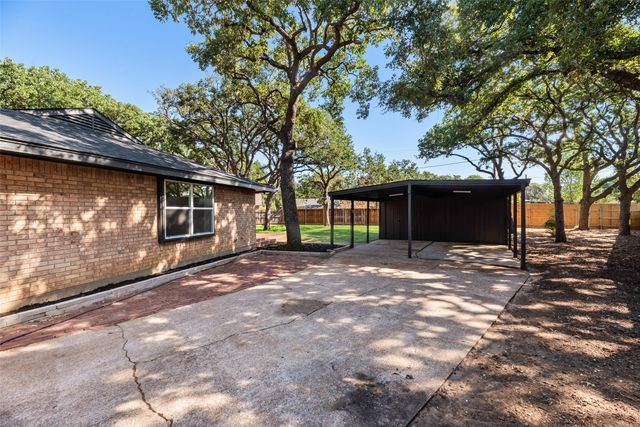 3500 Raynorwood Court, Arlington, TX 76015