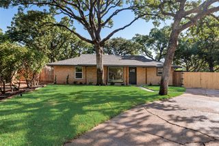 3500 Raynorwood Court, Arlington, TX 76015