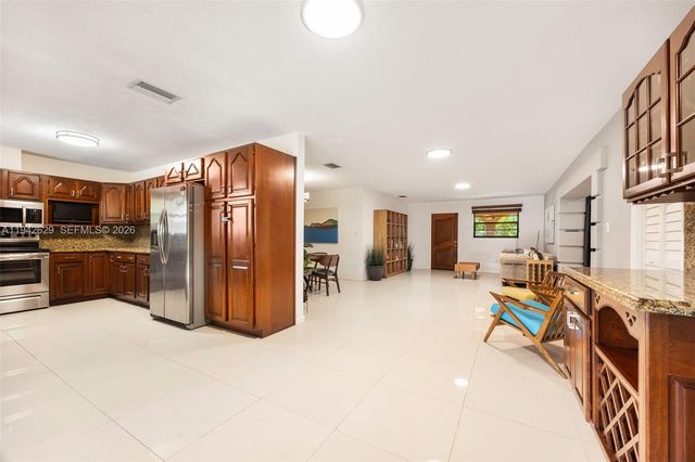 20450 SW 198th Ave, Miami, FL 33187