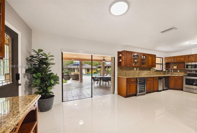 20450 SW 198th Ave, Miami, FL 33187