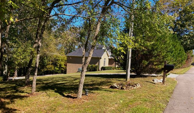 1225 Meeks Cemetery Rd, Burns, TN 37029