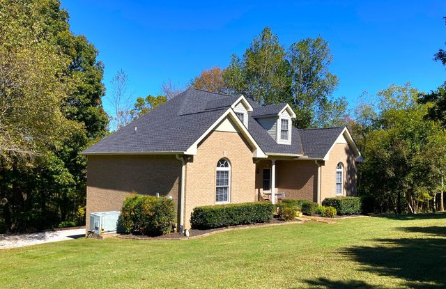 1225 Meeks Cemetery Rd, Burns, TN 37029