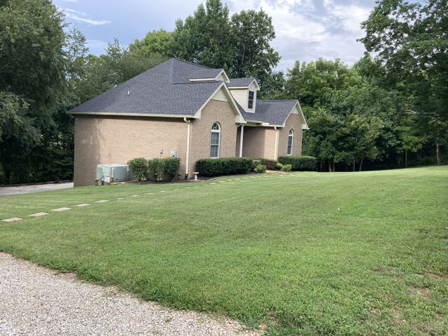 1225 Meeks Cemetery Rd, Burns, TN 37029