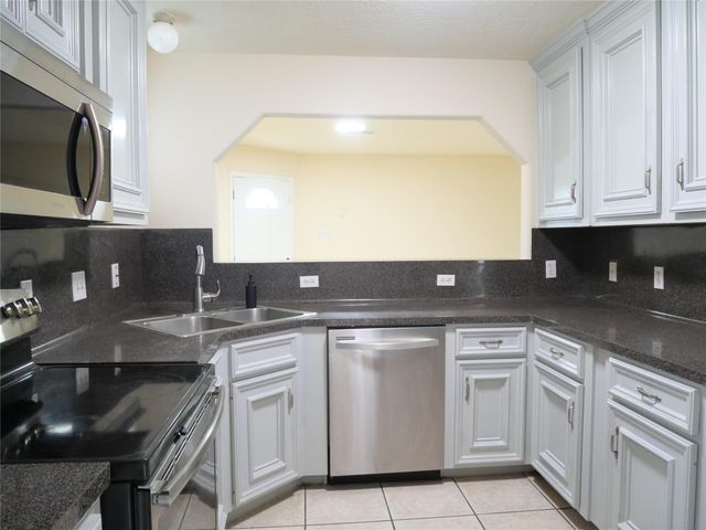 6603 Schambray Street, Houston, TX 77085