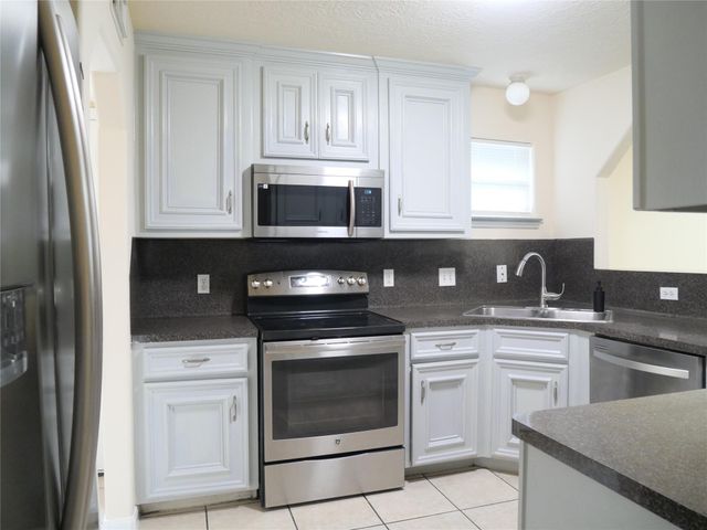 6603 Schambray Street, Houston, TX 77085