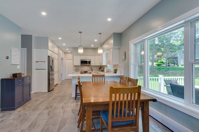 3 Paris Way, Woburn, MA 01801