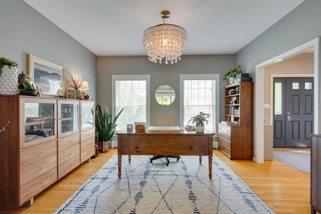 3 Paris Way, Woburn, MA 01801