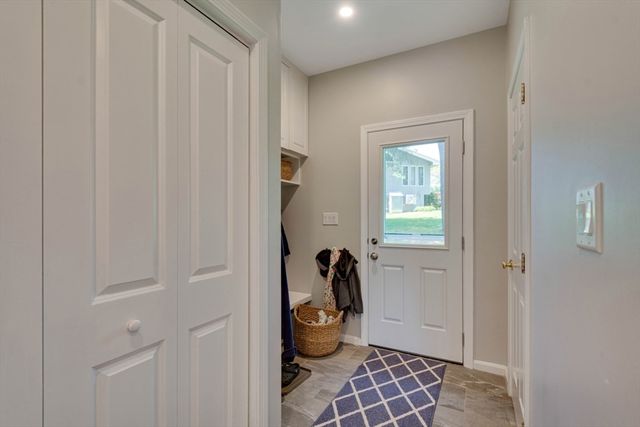 3 Paris Way, Woburn, MA 01801