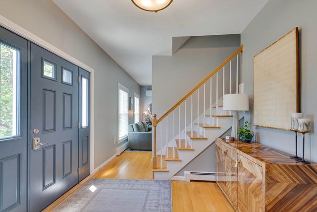 3 Paris Way, Woburn, MA 01801