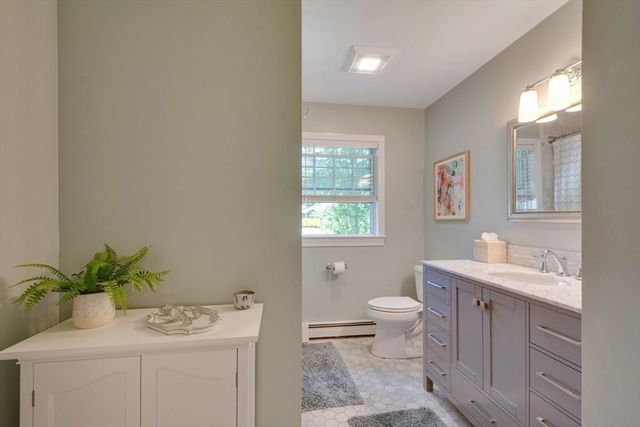 3 Paris Way, Woburn, MA 01801