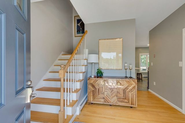 3 Paris Way, Woburn, MA 01801