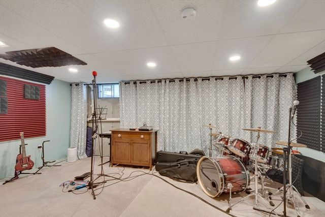 3 Paris Way, Woburn, MA 01801