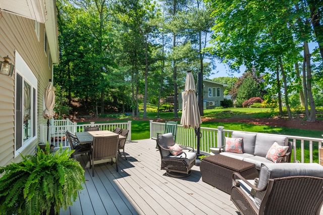 3 Paris Way, Woburn, MA 01801